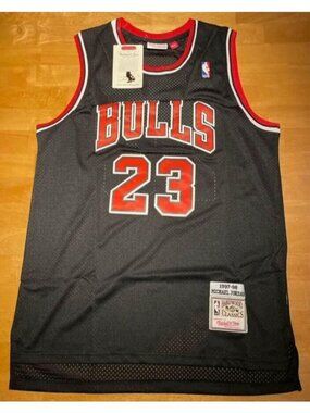 NBA 1997-98 Chicago Bulls Michael Jordan #23 Jersey XL Mitchell & Ness NWT